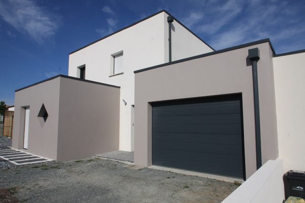 Réalisation d'une façade extérieure par BL ASSOCIÉS, peintre aux Herbiers