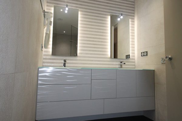 Réalisation d'une salle de bains par BL ASSOCIÉS, peintre aux Herbiers
